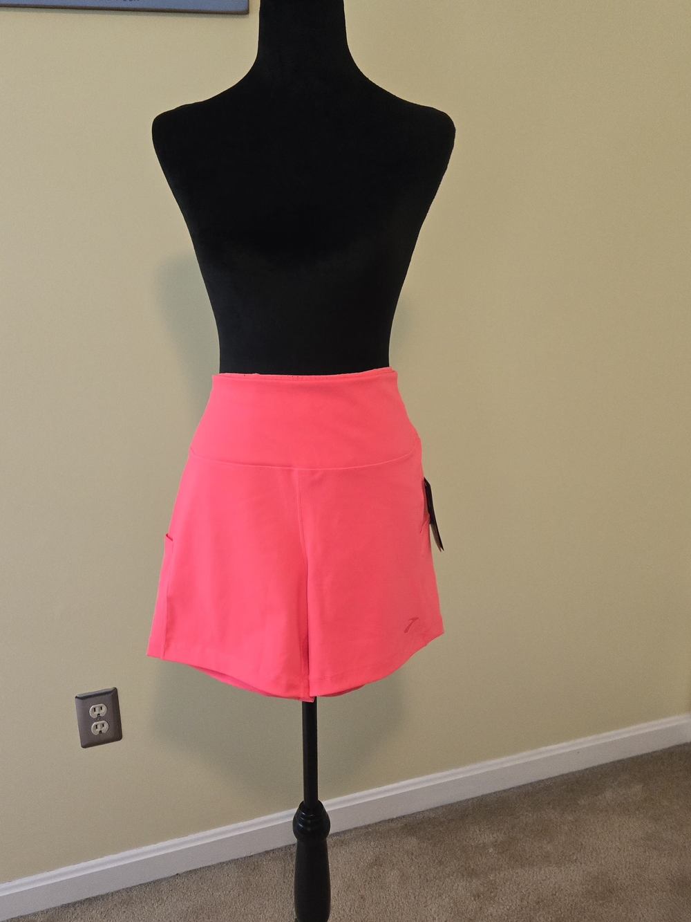 Brooks Women's Hot Pink Bike Shorts